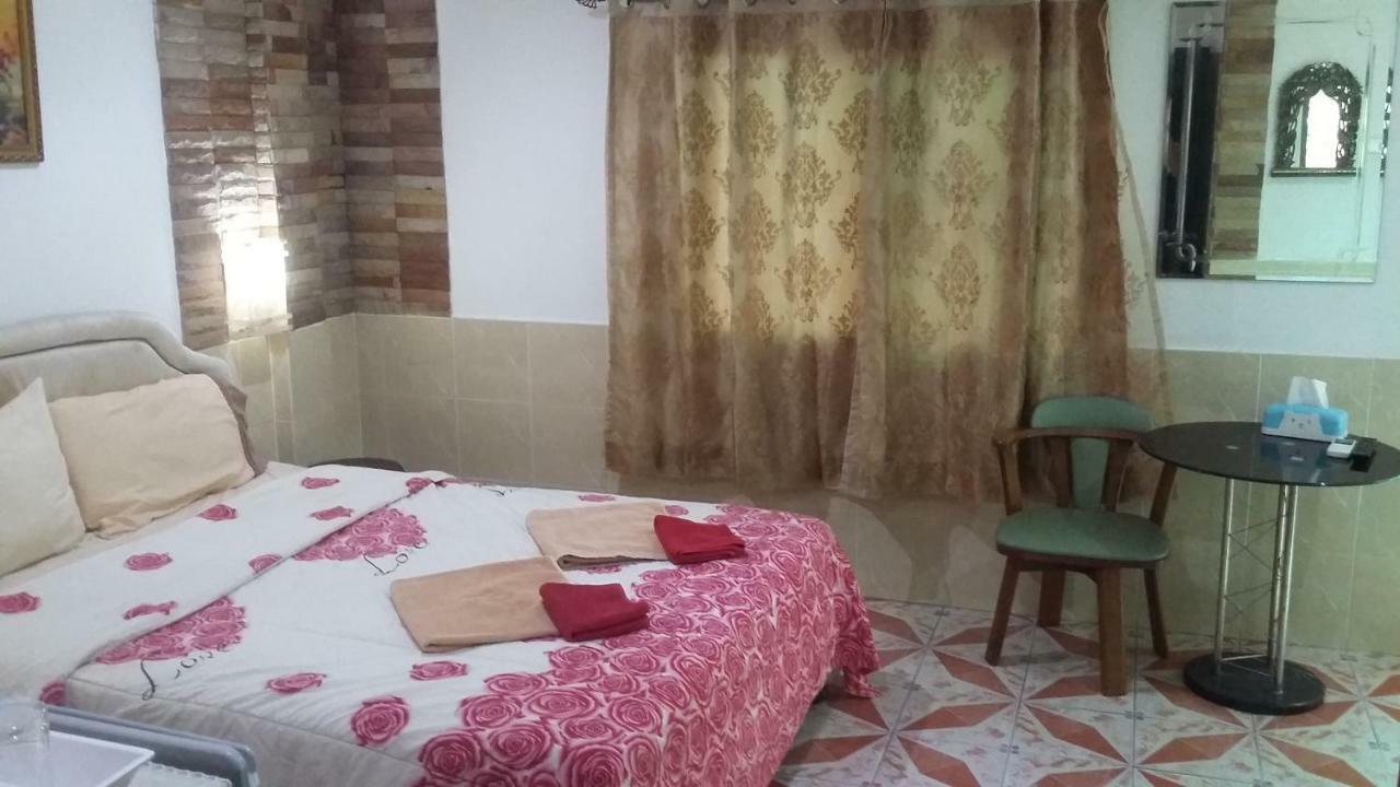 Jasmin Guest House Pattaya Exterior foto